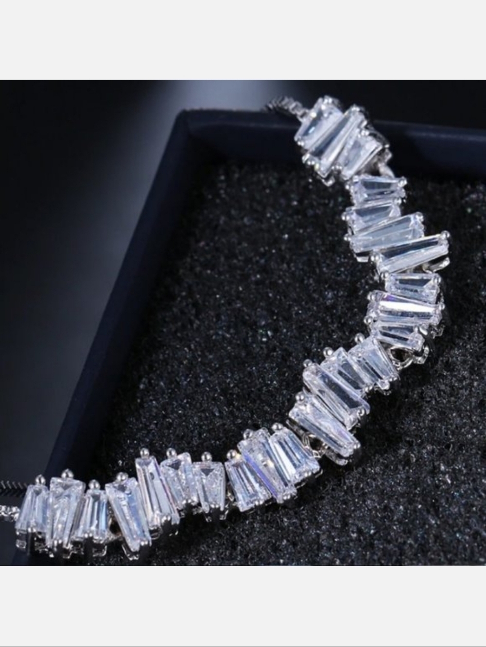 NEW Modern cascade w/ stones Adjustable bracelet